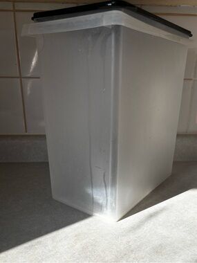 Tupperware Carry All - 10kg Flour